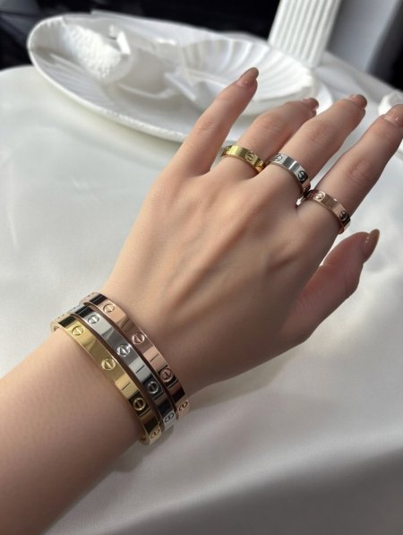 طقم كارتير مختوم (٣اساور و٣ خواتم)