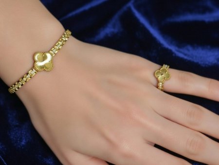 طقم فانكليف اسواره وخاتم