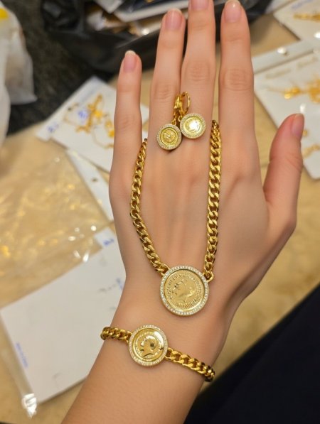 طقم جنزير ليره برواز زيركون ناعم