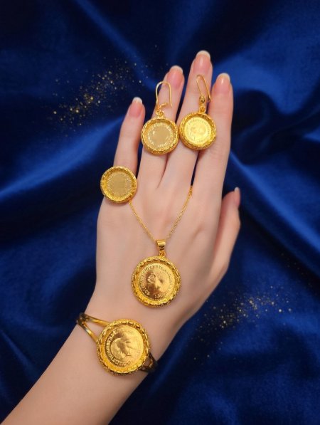 طقم ليرات انجليزي ناعم ٤ قطع <br> <span class='text-color-warm'>سيتوفر قريباً</span>