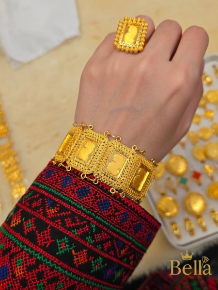 موديل رقم ١٧